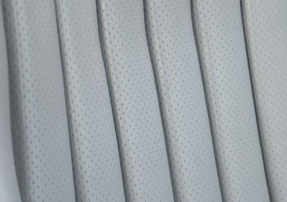 Image 24/29 of Mercedes-Benz 560 SL (1987)