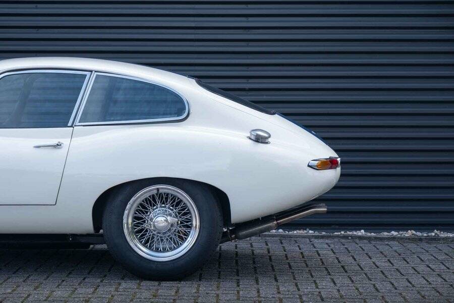 Image 19/23 de Jaguar Type E 3.8 (1963)