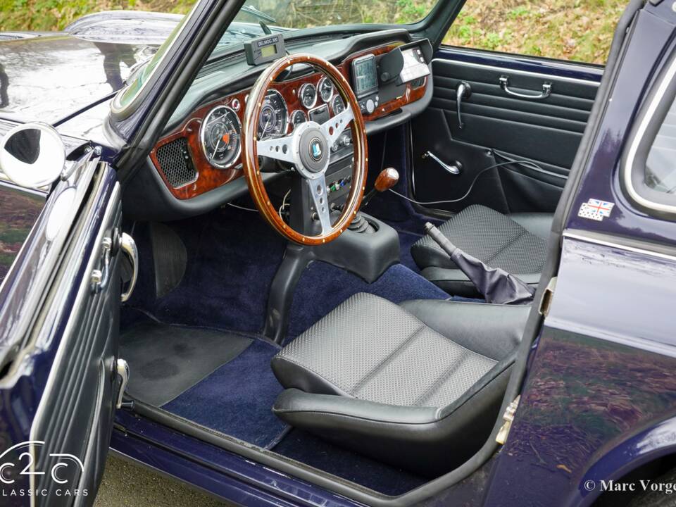 Image 5/45 of Triumph TR 4A (1966)