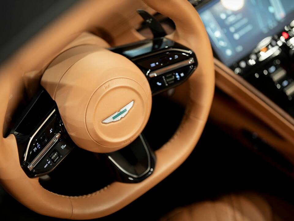Bild 45/51 von Aston Martin DB12 Volante (2024)