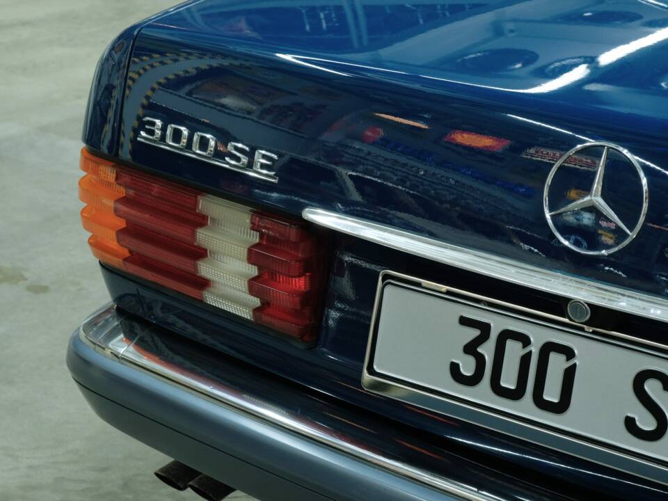 Bild 21/50 von Mercedes-Benz 300 SE (1990)