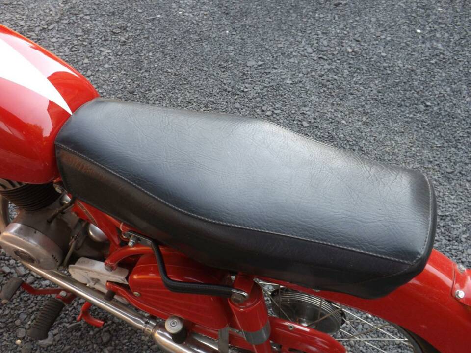 Image 48/50 of Benelli Leoncino 2T (1959)