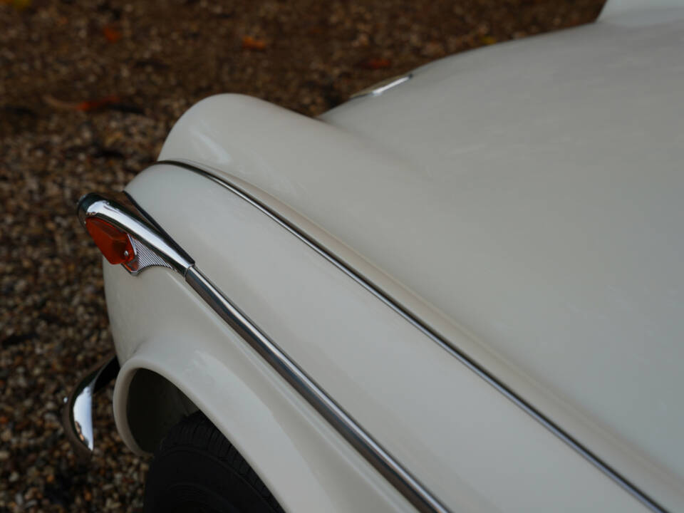 Image 45/50 of Triumph TR 250 (1968)