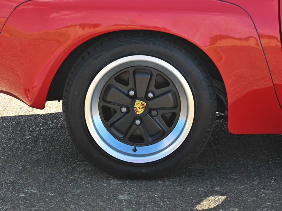 Image 24/50 of Porsche 924 Carrera GT (1986)