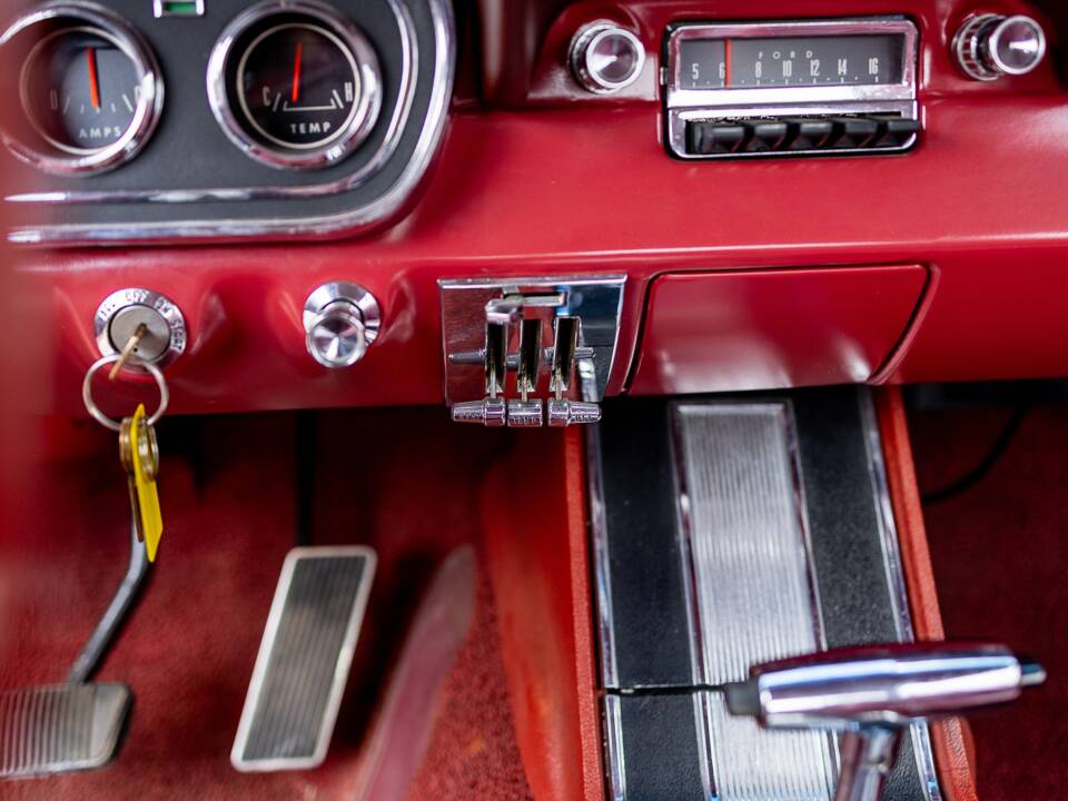 Image 48/50 of Ford Mustang 200 (1966)