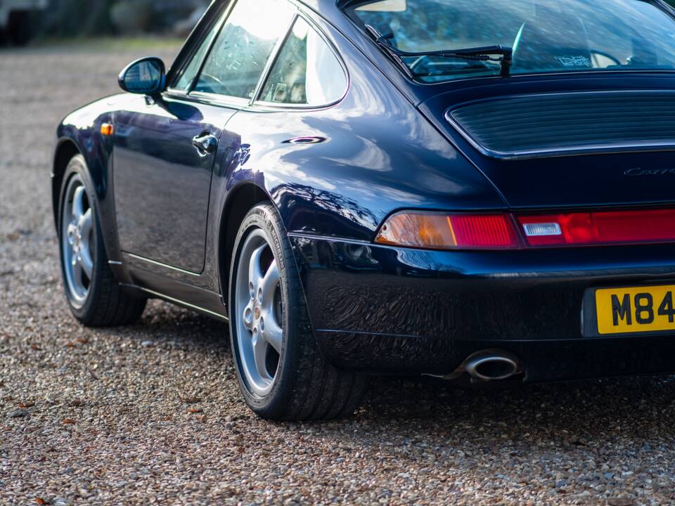 Image 12/93 de Porsche 911 Carrera (1994)