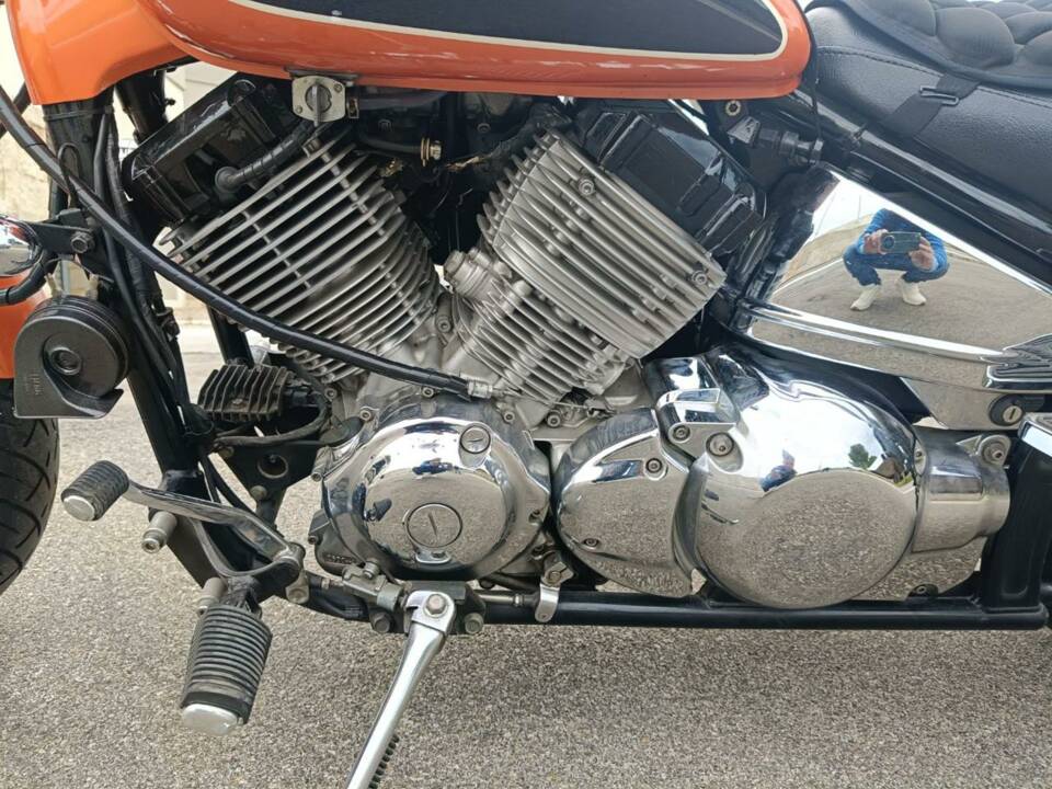 Image 22/50 of Yamaha XVS 650 Drag Star (1997)