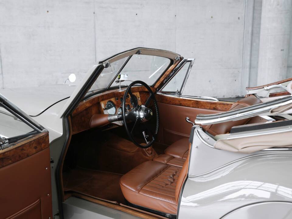 Bild 22/50 von Jaguar XK 120 DHC (1953)