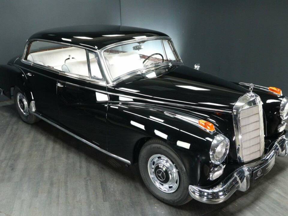 Image 34/50 de Mercedes-Benz 300 d (1958)