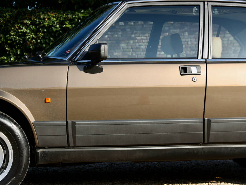 Immagine 26/50 di Alfa Romeo Alfetta 2.0 (1984)