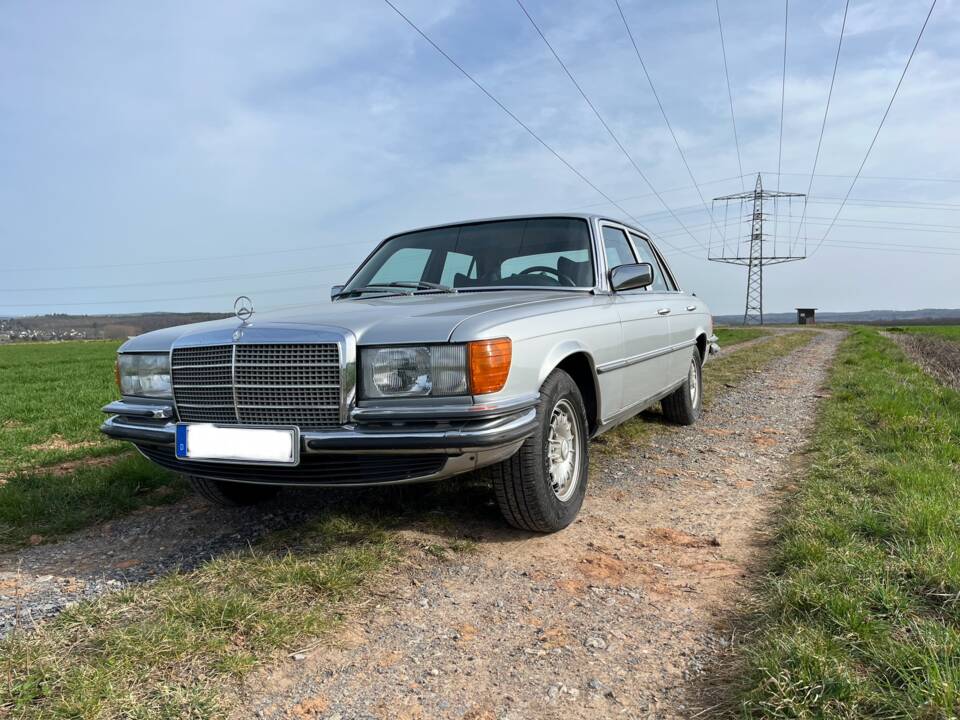 Image 3/17 de Mercedes-Benz 280 SE (1977)