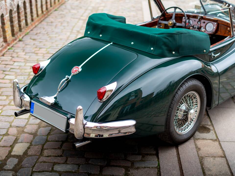 Image 15/29 de Jaguar XK 140 DHC (1955)