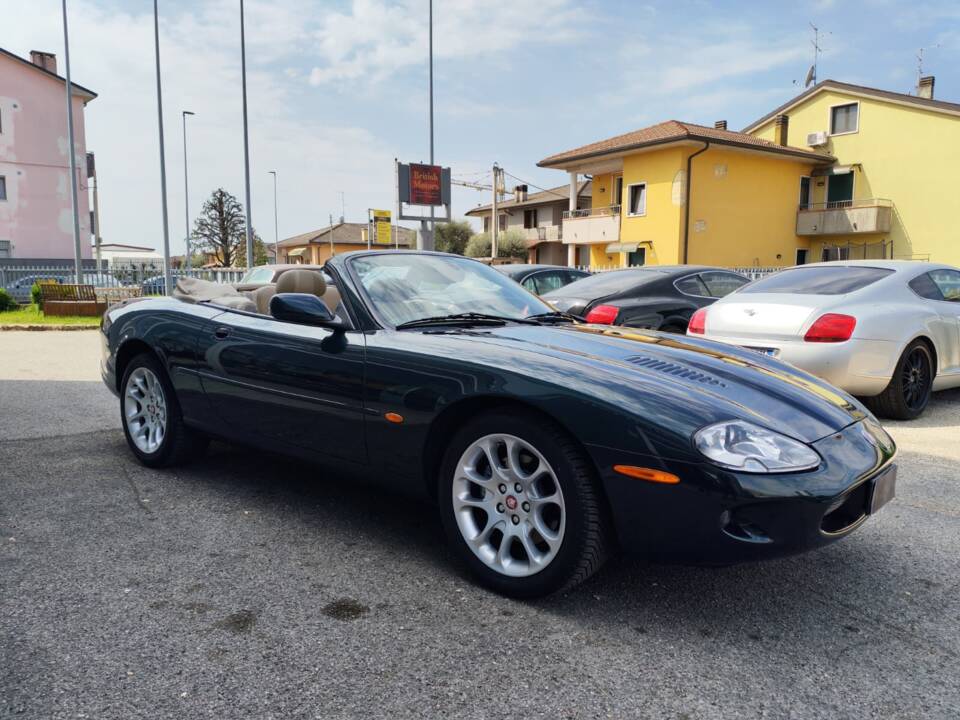 Imagen 2/21 de Jaguar XKR (2001)