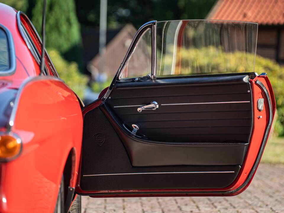 Image 39/59 de Volvo 1800 S (1964)