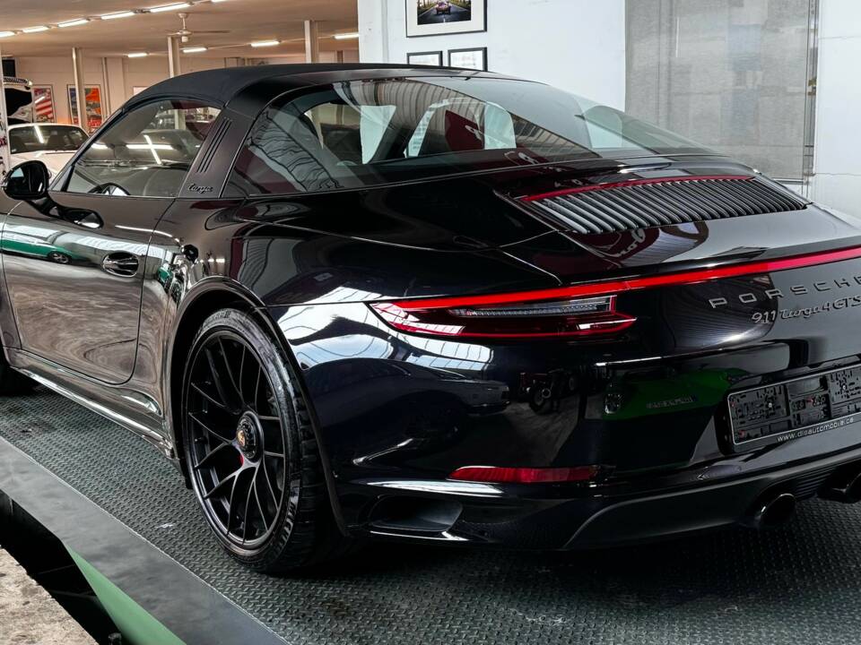 Image 5/19 of Porsche 911 Targa 4 GTS (1900)