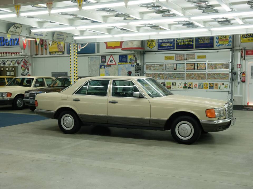 Bild 47/50 von Mercedes-Benz 280 SE (1984)