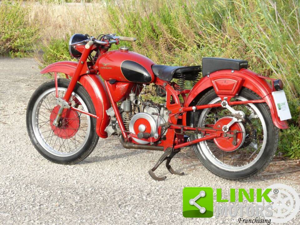 Image 6/10 of Moto Guzzi DUMMY (1955)