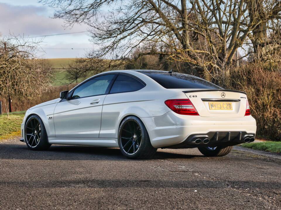 Imagen 3/40 de Mercedes-Benz C 63 AMG (2013)
