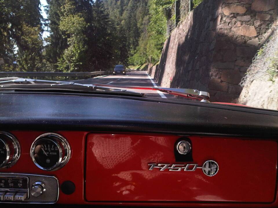 Afbeelding 8/12 van Alfa Romeo 1750 Spider Veloce (1969)