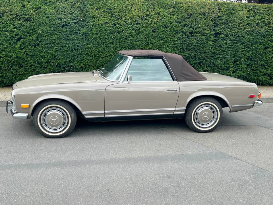 Image 18/99 de Mercedes-Benz 280 SL (1971)