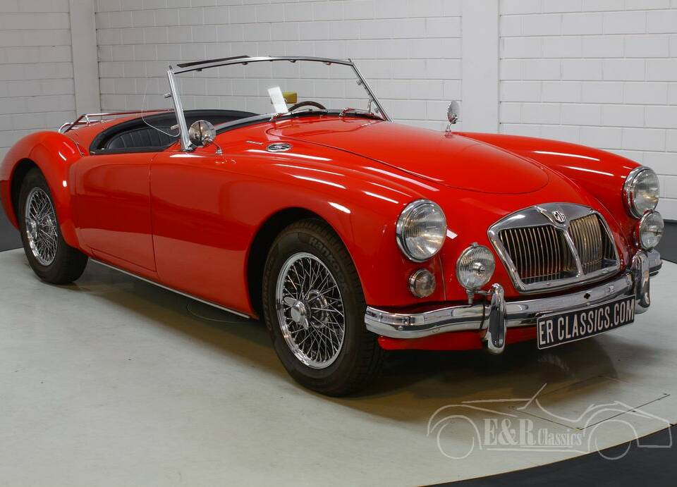 Image 1/8 of MG MGA 1600 (1962)