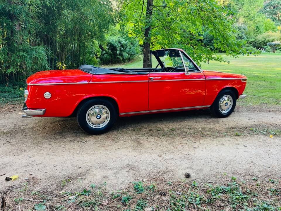 Image 8/142 of BMW 1600 Convertible (1970)