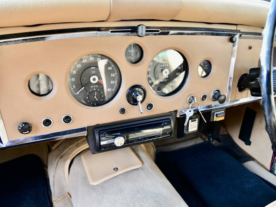 Image 44/50 of Jaguar XK 150 FHC (1960)