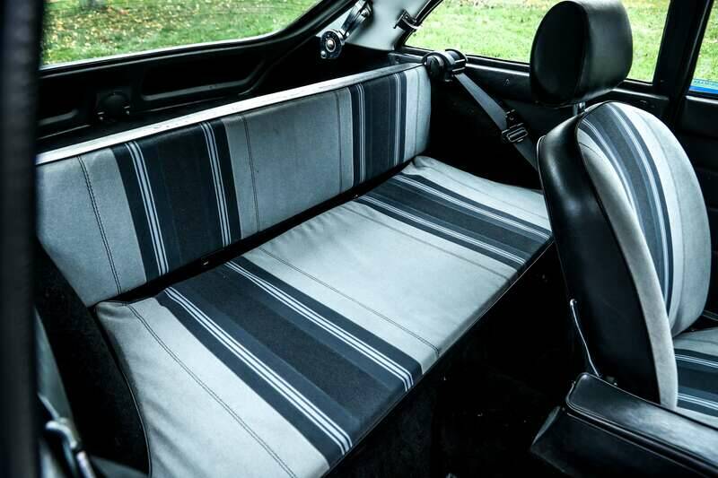 Image 24/26 of MG MGB GT V8 SEC (1981)