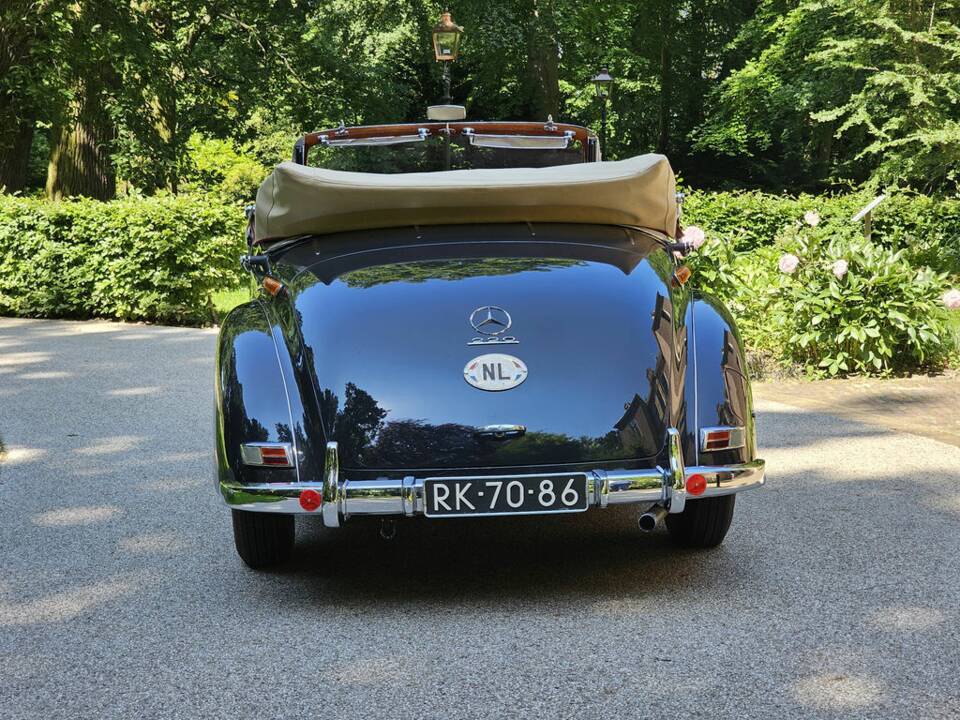Bild 8/8 von Mercedes-Benz 220 Cabriolet A (1954)