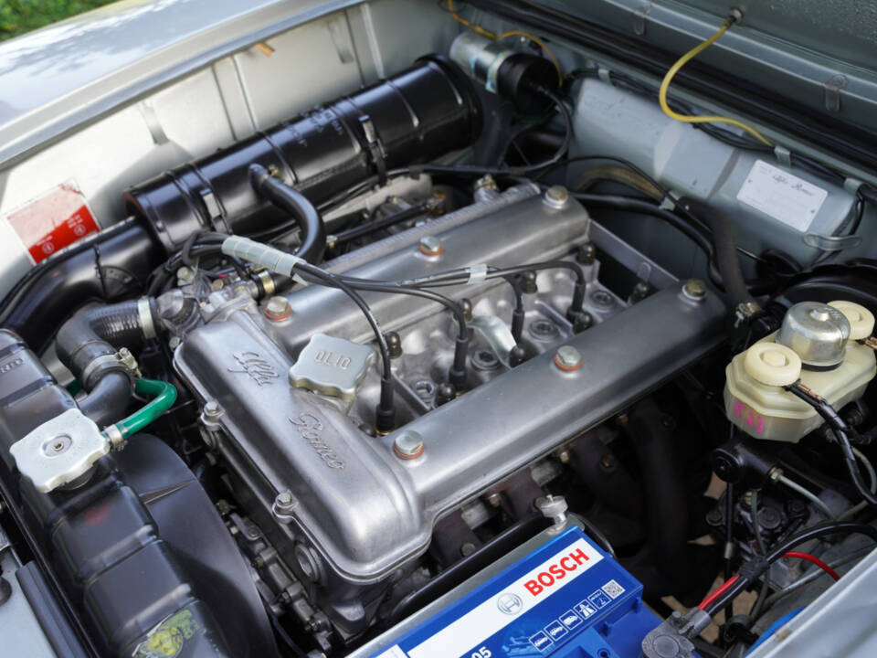 Imagen 17/50 de Alfa Romeo Giulia Nuova Super 1300 (1978)