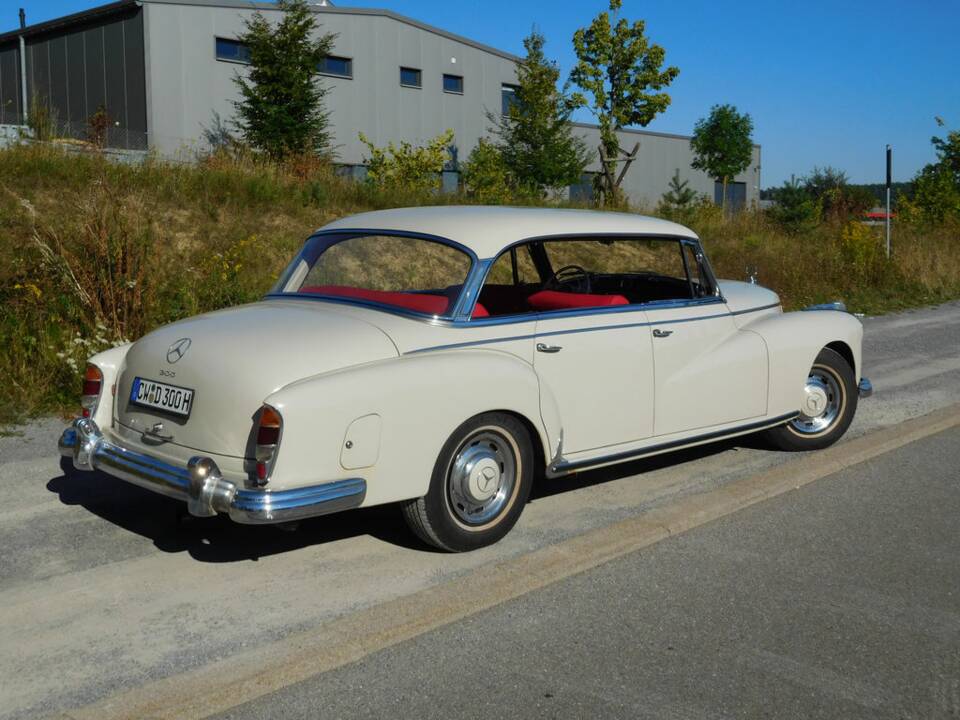 Bild 7/8 von Mercedes-Benz 300 d (1962)