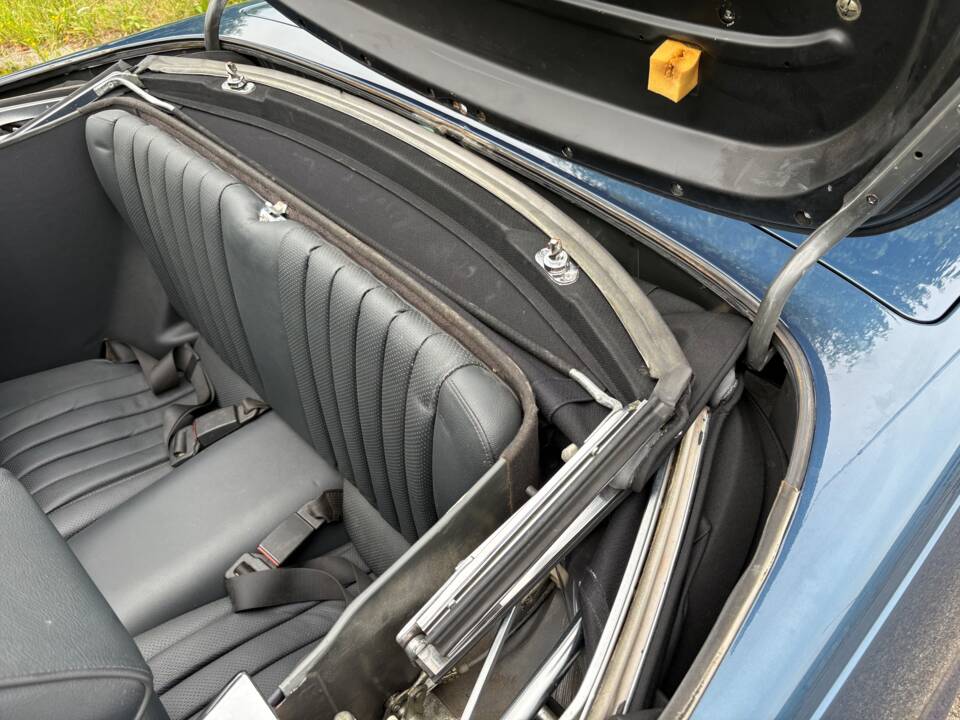 Image 15/31 of Mercedes-Benz 420 SL (1987)