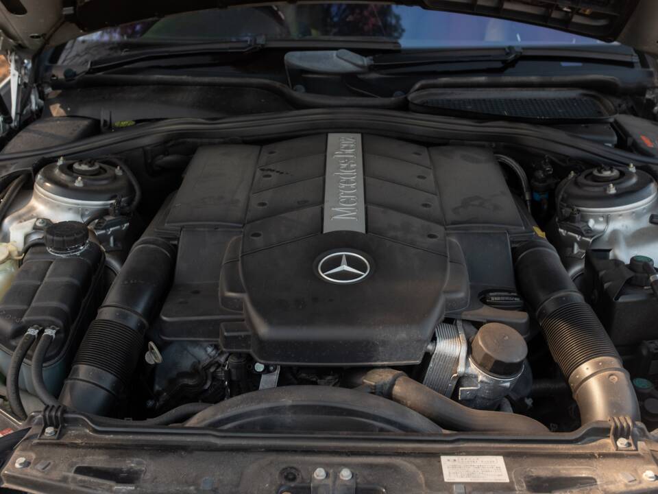 Image 5/50 of Mercedes-Benz CL 500 (2002)