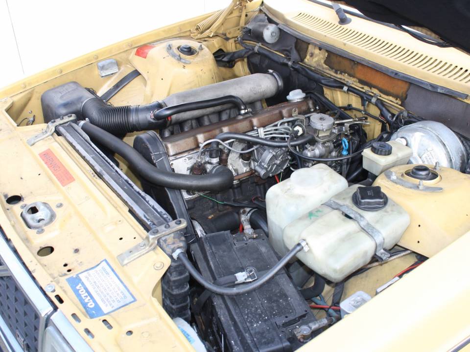 Bild 10/14 von Volvo 245 GL D (1986)