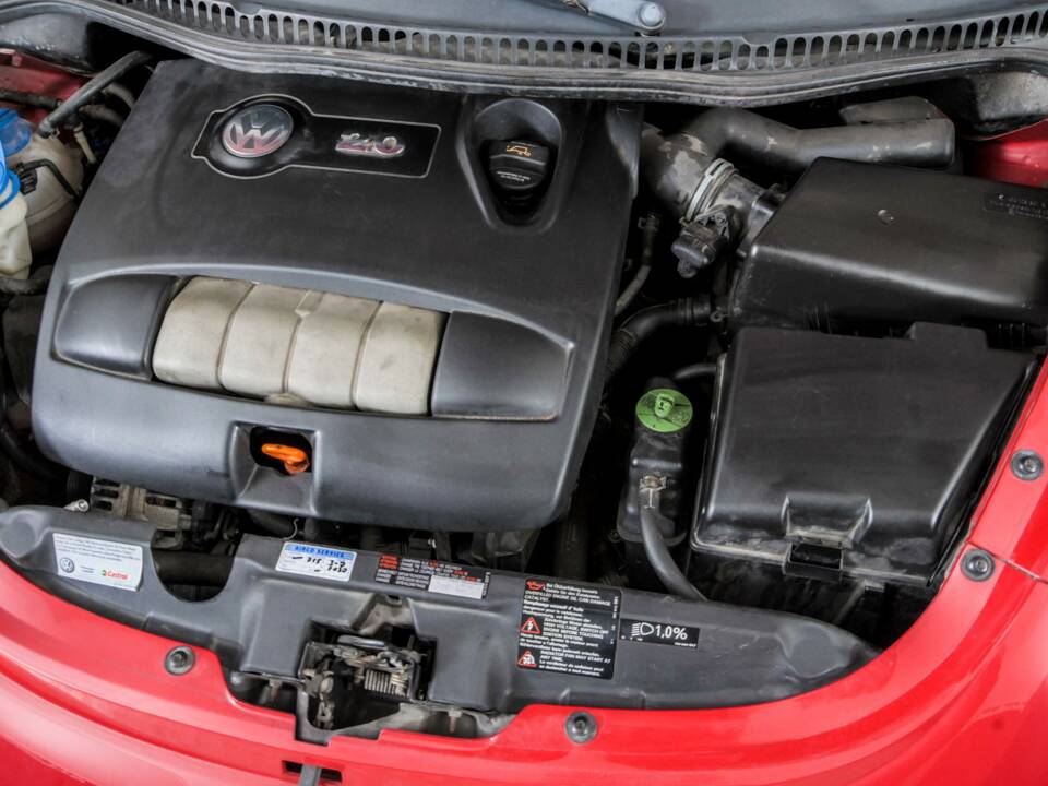 Image 38/50 de Volkswagen New Beetle 2.0 (2006)