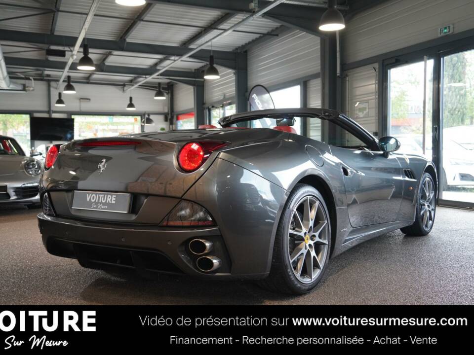 Imagen 2/39 de Ferrari California (2010)