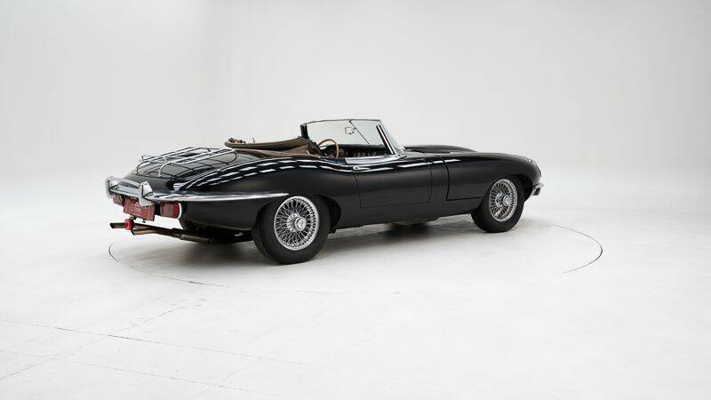Image 2/15 of Jaguar E-Type (1969)