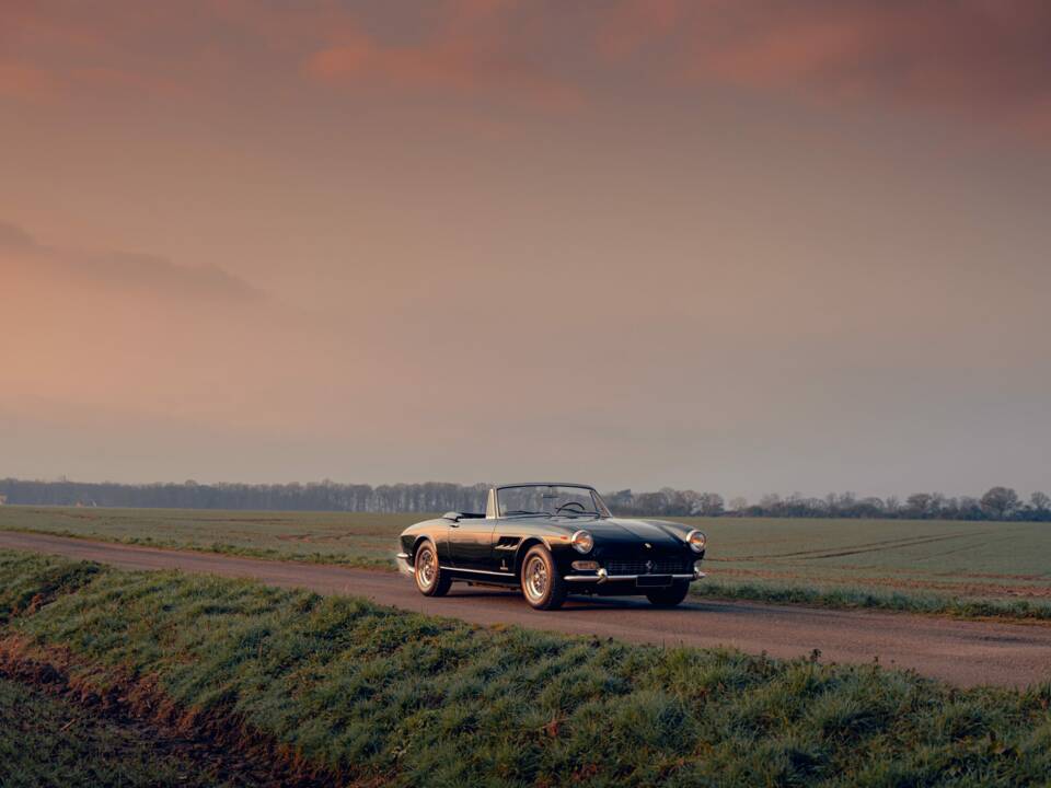 Image 21/50 of Ferrari 275 GTS (1965)