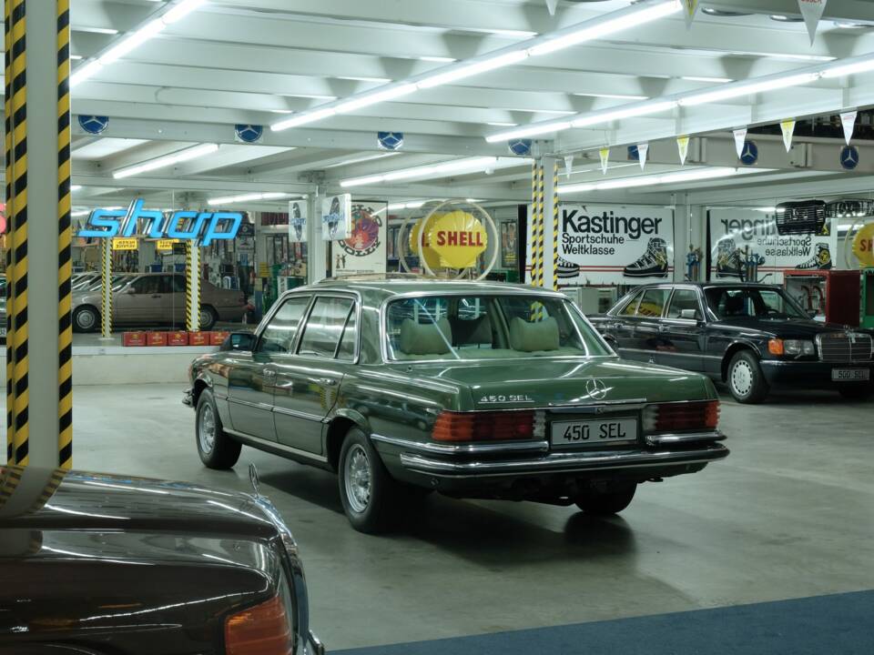 Image 8/50 de Mercedes-Benz 450 SEL 6,9 (1975)