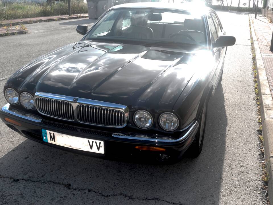 Image 1/8 of Jaguar XJ 8 Sovereign (1998)