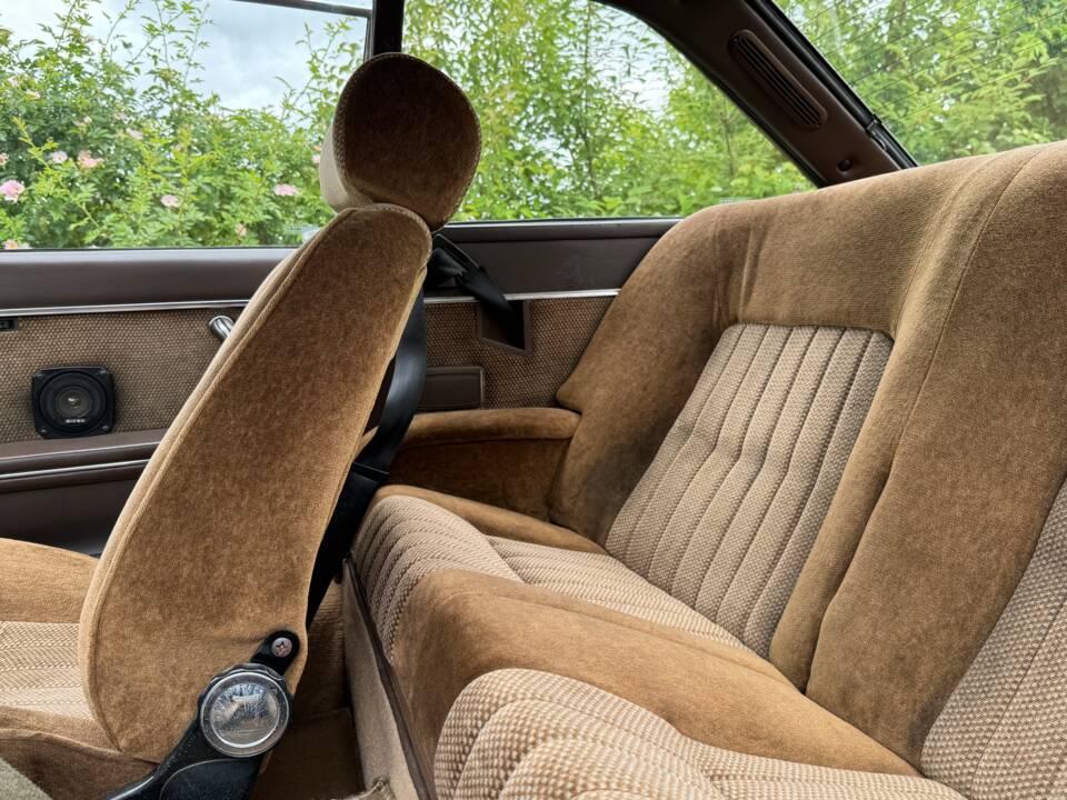 Bild 25/35 von Peugeot 504 Coupé (1983)