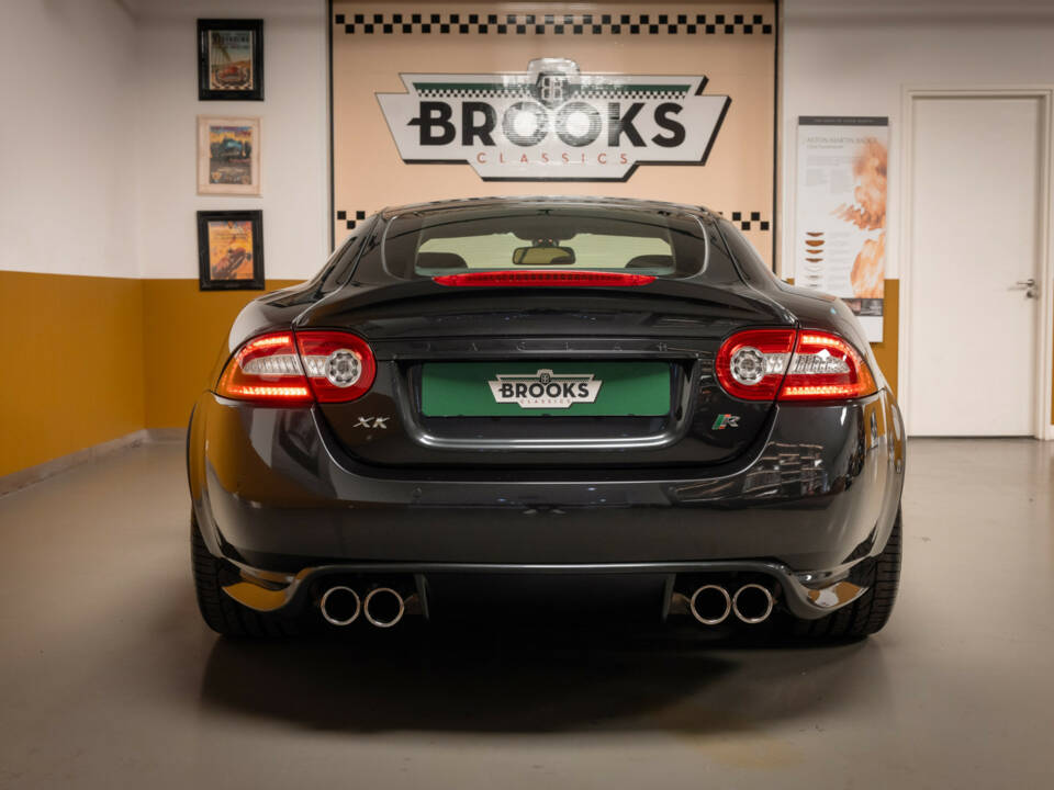 Image 36/45 of Jaguar XKR (2010)