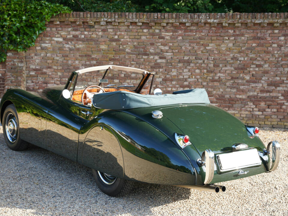 Bild 2/50 von Jaguar XK 120 SE DHC (1953)