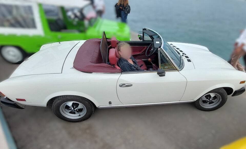 Image 6/8 of FIAT Spider 2000 (1980)