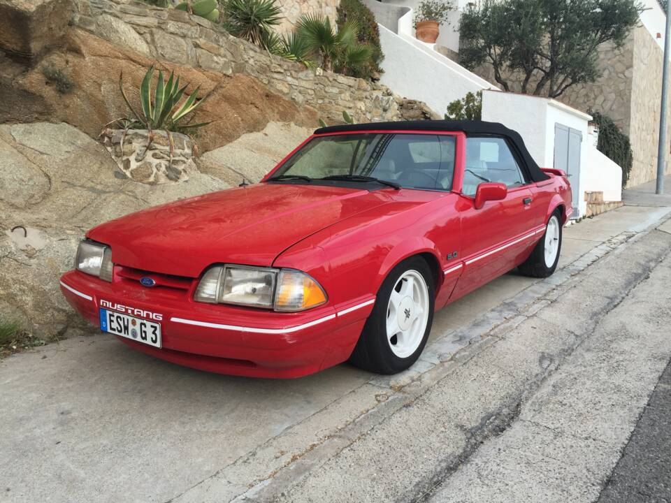 Image 2/24 of Ford Mustang LX "Summer Edition" (1992)