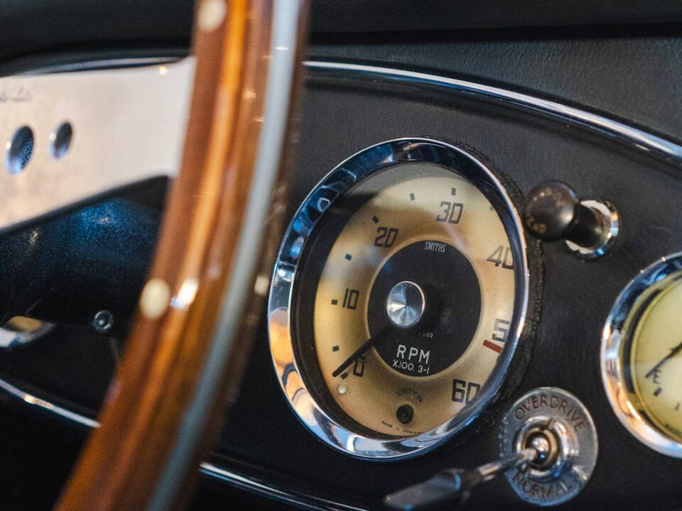 Image 10/18 of Austin-Healey 3000 Mk II (BJ7) (1963)
