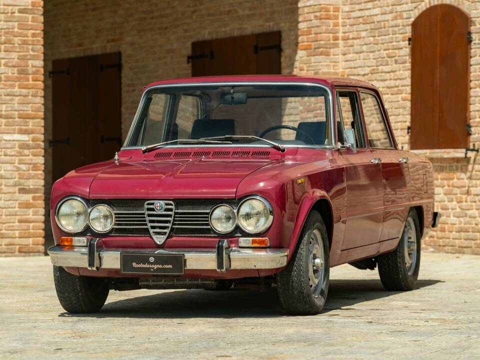 Image 3/42 of Alfa Romeo Giulia 1300 Super (1973)