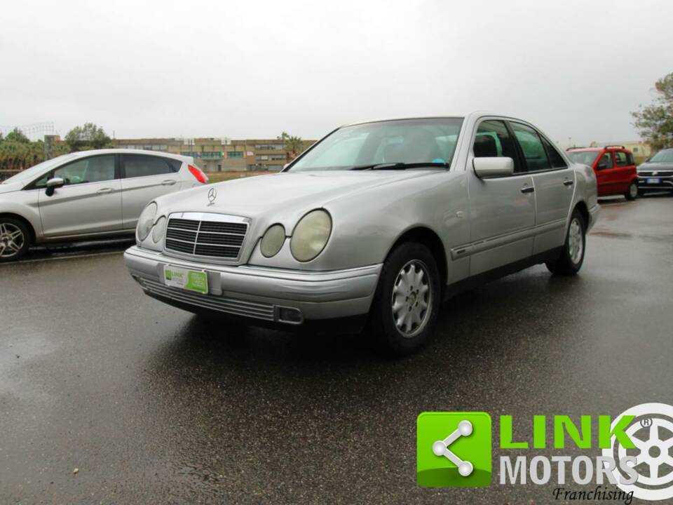 Imagen 1/4 de Mercedes-Benz E 200 (1997)