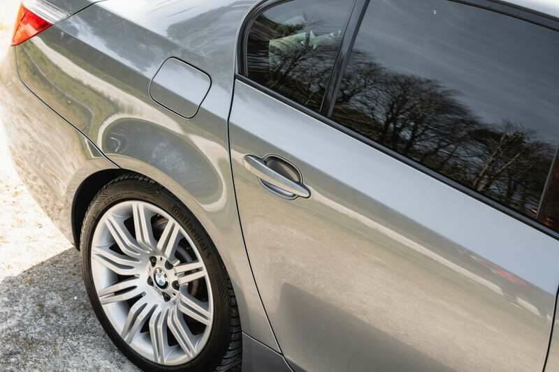 Bild 45/50 von BMW 550i (2006)