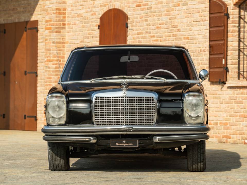 Image 2/46 of Mercedes-Benz 250 CE (1970)